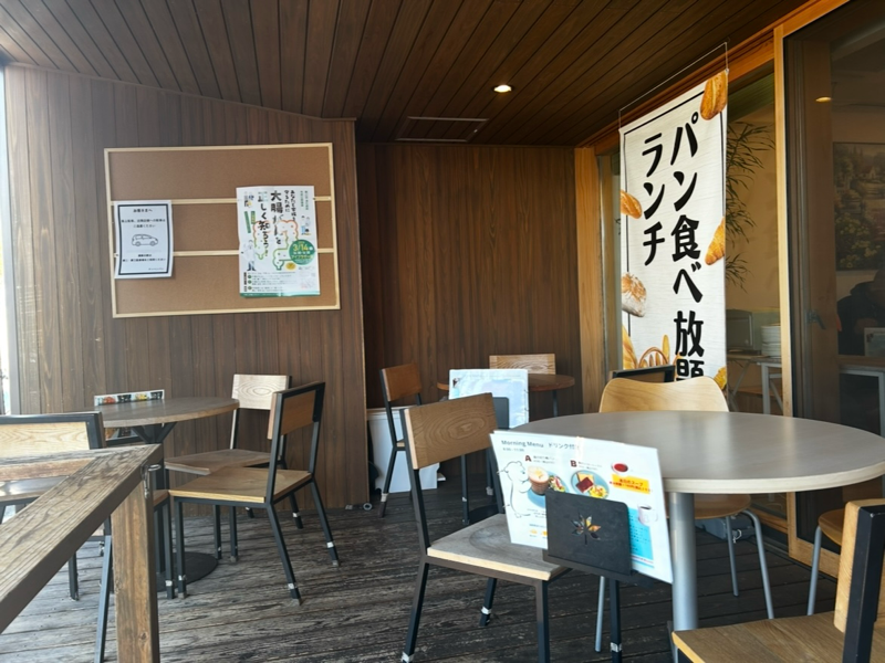 一宮パン屋 テッペンパン テラス席