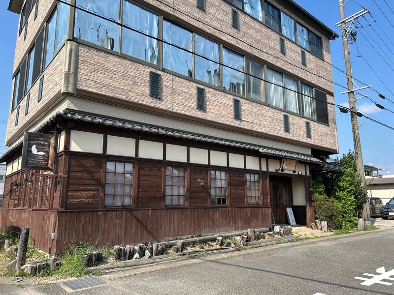 江南カフェ トムズコーヒーイノセント 外観