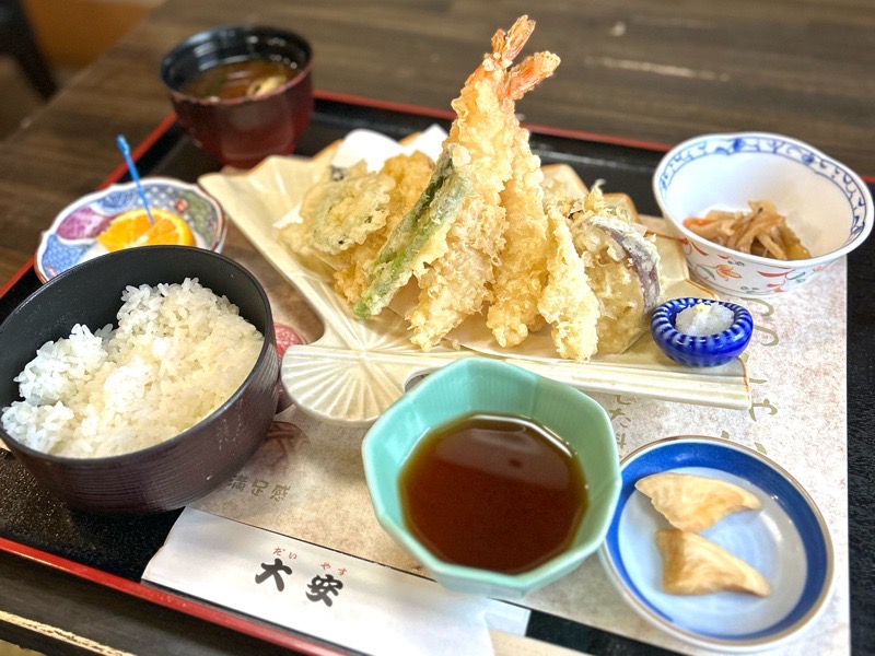 犬山　ランチ　ディナー　うなぎの大安　天ぷら盛り合わせセット