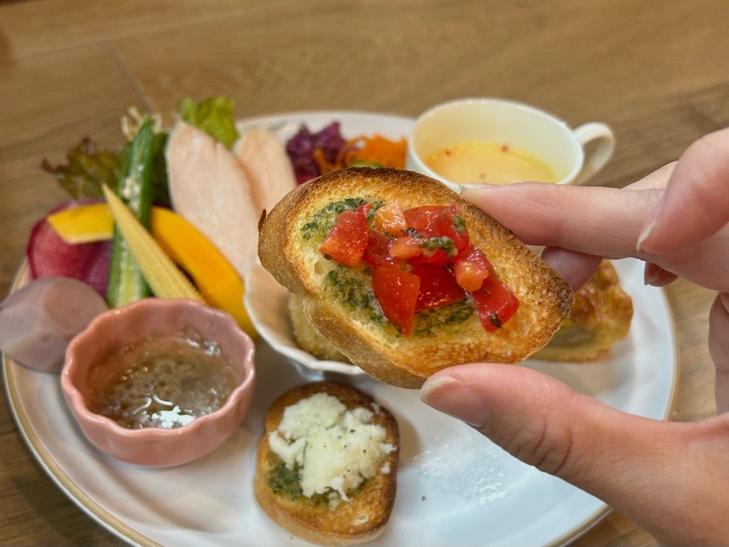 小牧カフェ SOLAbyhanaria バーニャプレート付きパスタランチ
