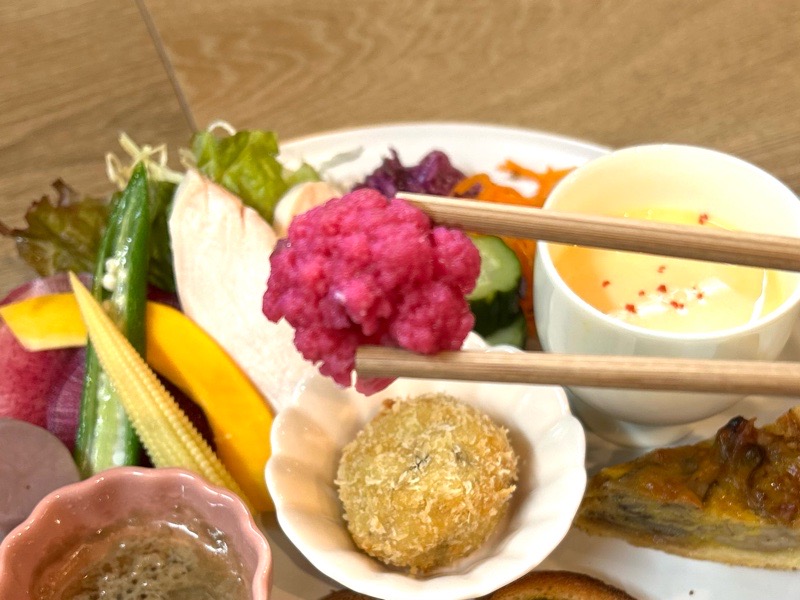 小牧カフェ SOLAbyhanaria バーニャプレート付きパスタランチ