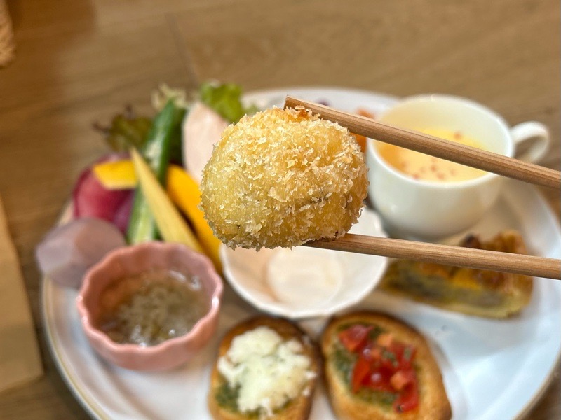 小牧カフェ SOLAbyhanaria バーニャプレート付きパスタランチ