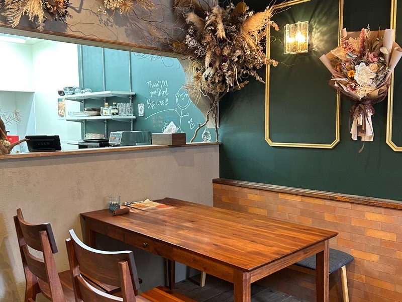 小牧カフェ SOLAbyhanaria 店内